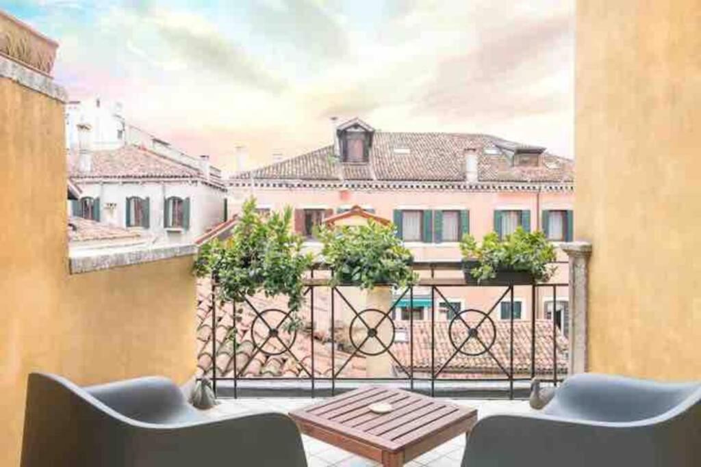 Ca' Pesaro Rooftop Terrace Apartment. Venedig Exteriör bild